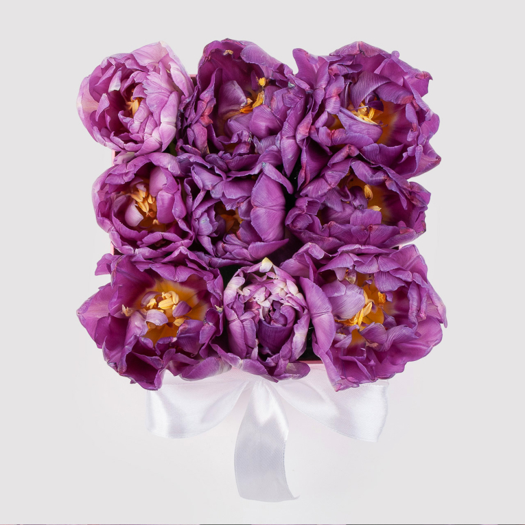 Тюльпаны в коробке Сиреневая романтика