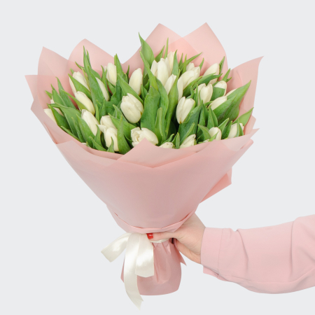 Букет 35 белых тюльпанов