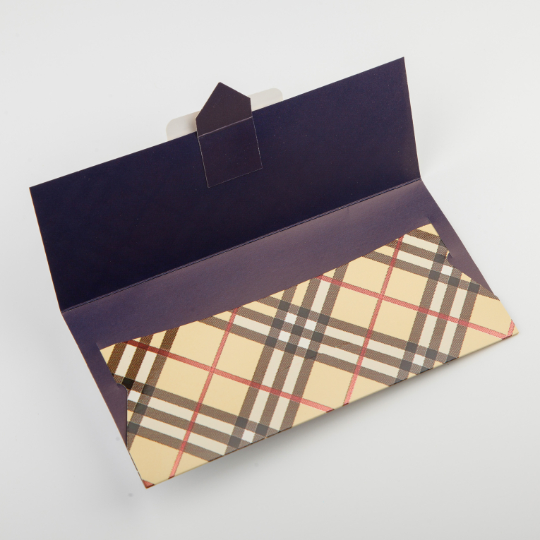 Открытка-конверт «В день рождения» (в полоску)