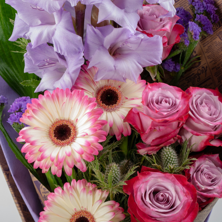 Букет с гладиолусами Теплые сумерки