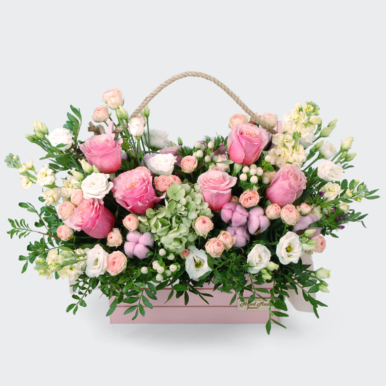 Букет в кашпо Воздушный поцелуй