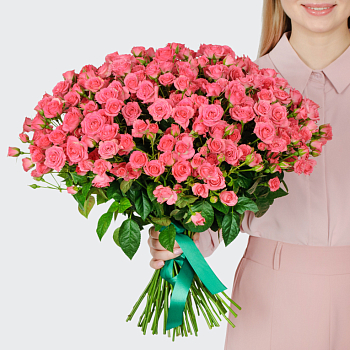 Букет 51 кустовая роза Лидия (50 см)