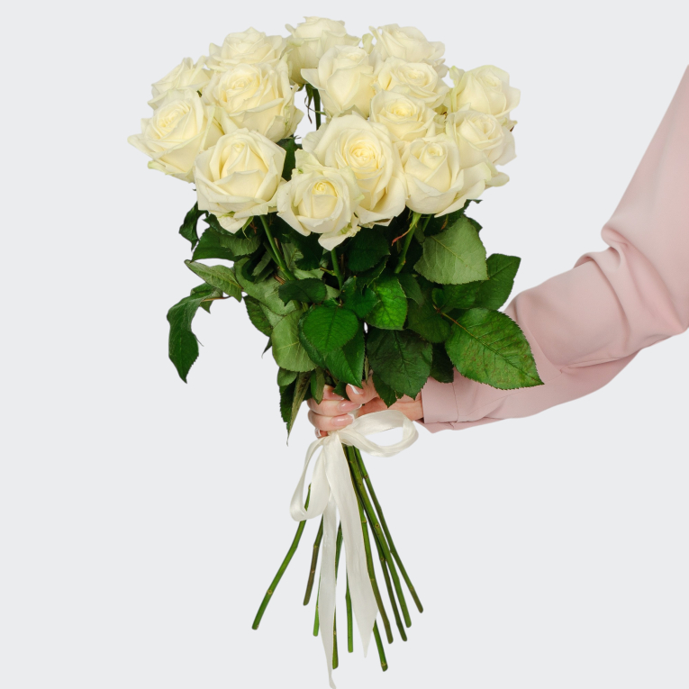 Букет 15 роз Аваланш 60/70 см