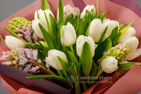 Букет с тюльпанами Весенние пташки