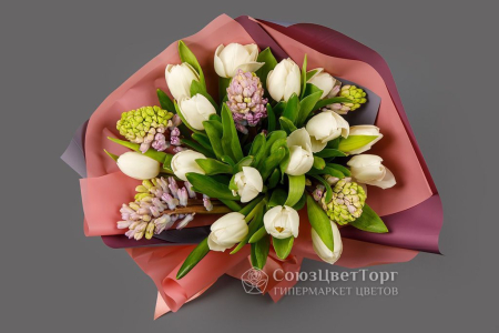 Букет с тюльпанами Весенние пташки