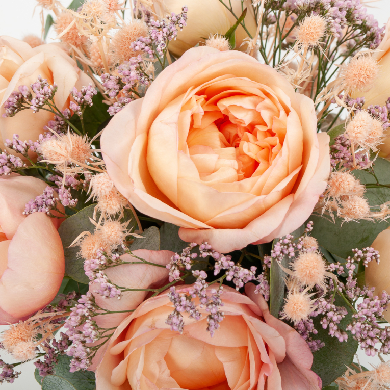 Букет в корзине Чайный жемчуг