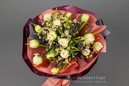 Букет с лавандой Весенний фейерверк