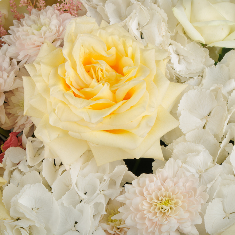 Букет в корзине Сливочное лакомство