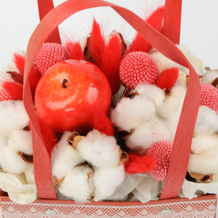 Композиция Подарок Красной Шапочки