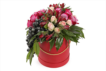 Букет Малиновое вино в шляпной коробке