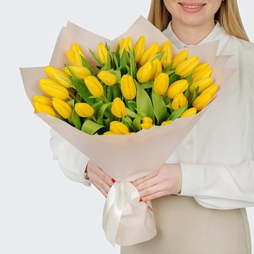 Букет 35 желтых тюльпанов