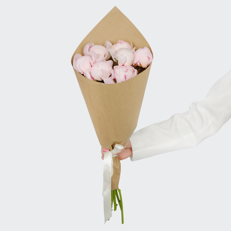 Букет из 7 пионов Страна грез