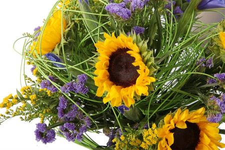 Букет с подсолнухами Тропа славы