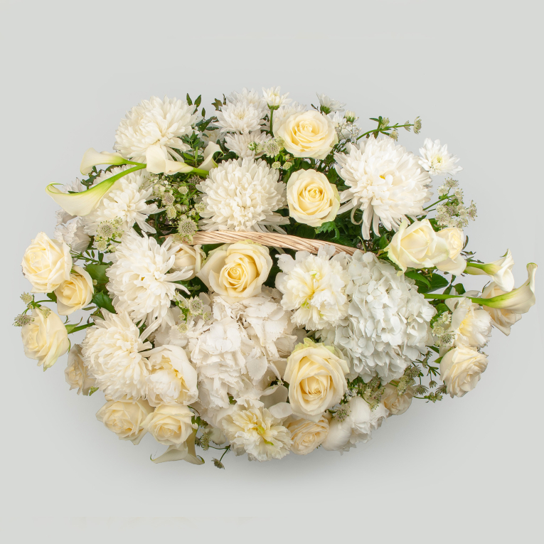 Букет в корзине Туманная долина