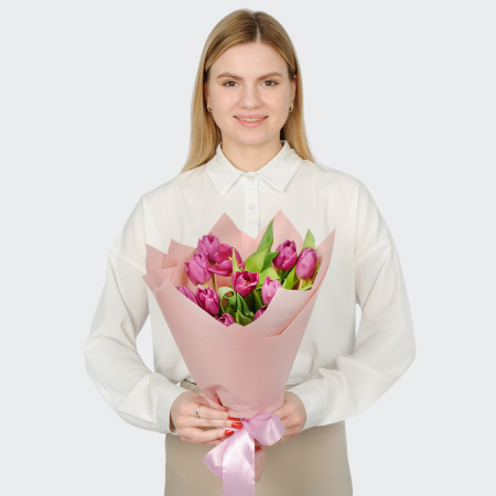 Букет 11 фиолетовых тюльпанов