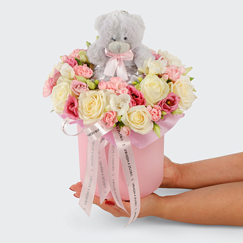 Букет в коробке Плюшевый праздник Букет в коробке Плюшевый праздник