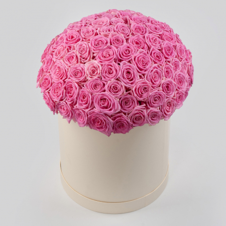 Букет в белой коробке Жар сердца (101 роза)