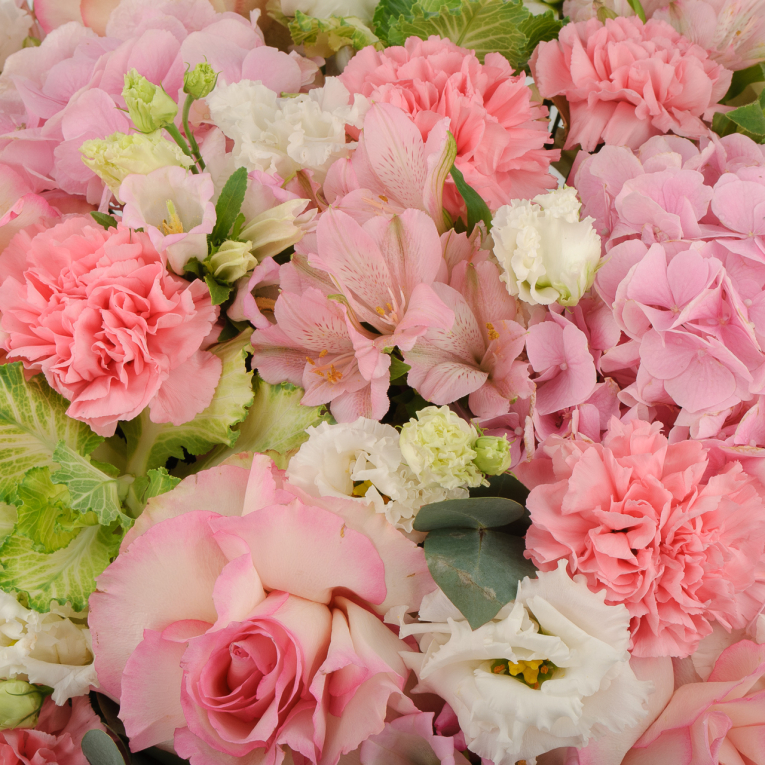 Букет в корзине Крылья любви