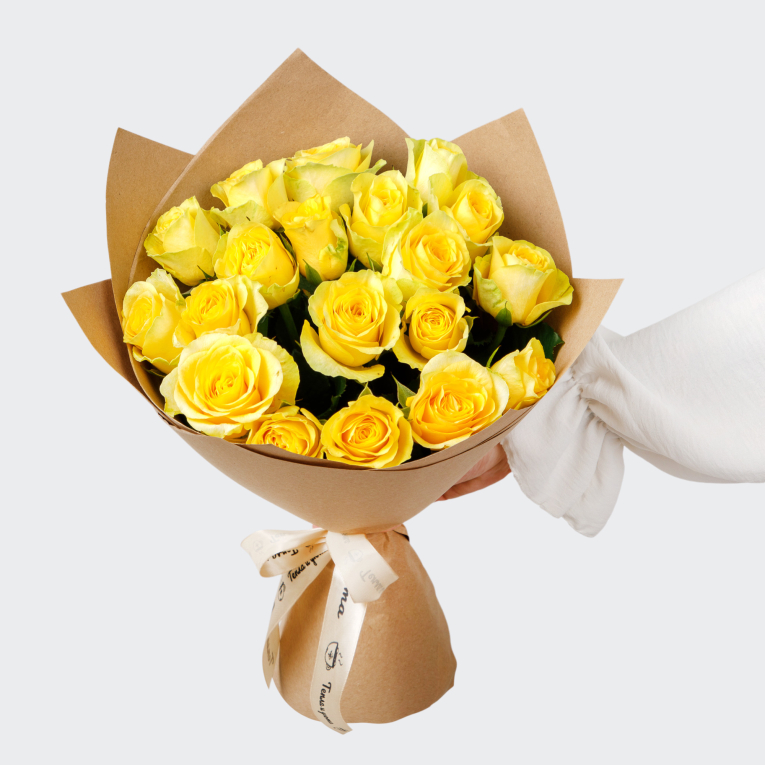 Букет 19 роз Лимонный мусс