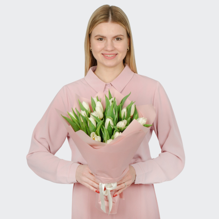 Букет 21 белый тюльпан