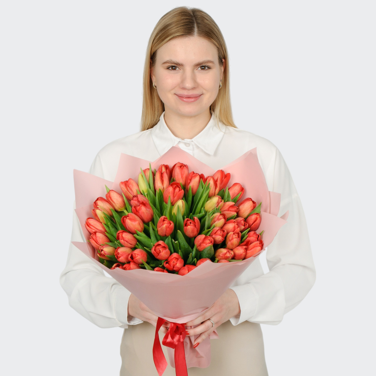 Букет 51 красных тюльпанов 