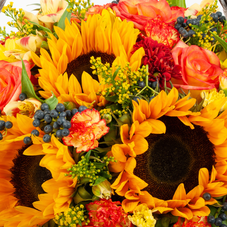 Цветы в корзине Теплая осень