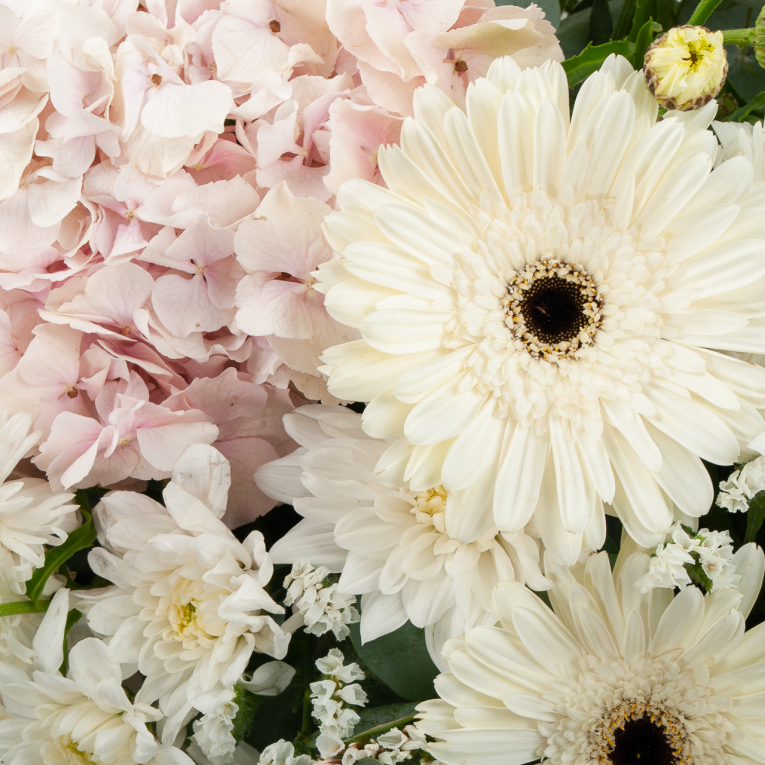 Букет в корзине Белый замок