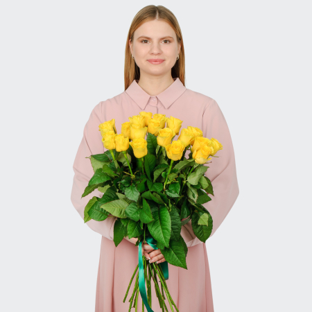 Букет 19 роз Илиос