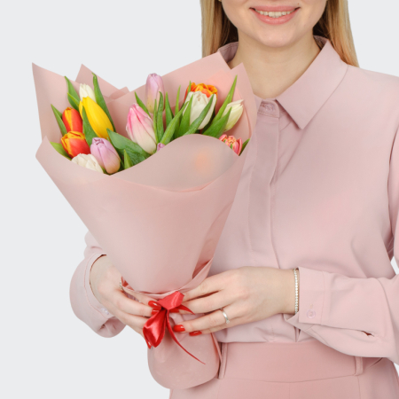 Букет 15 тюльпанов микс