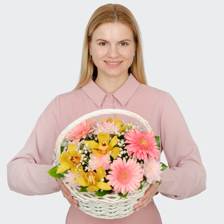 Букет в корзине Аромат Эдема