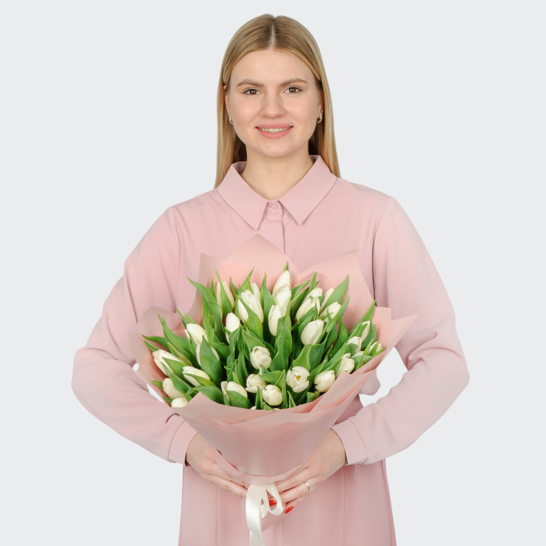 Букет 35 белых тюльпанов