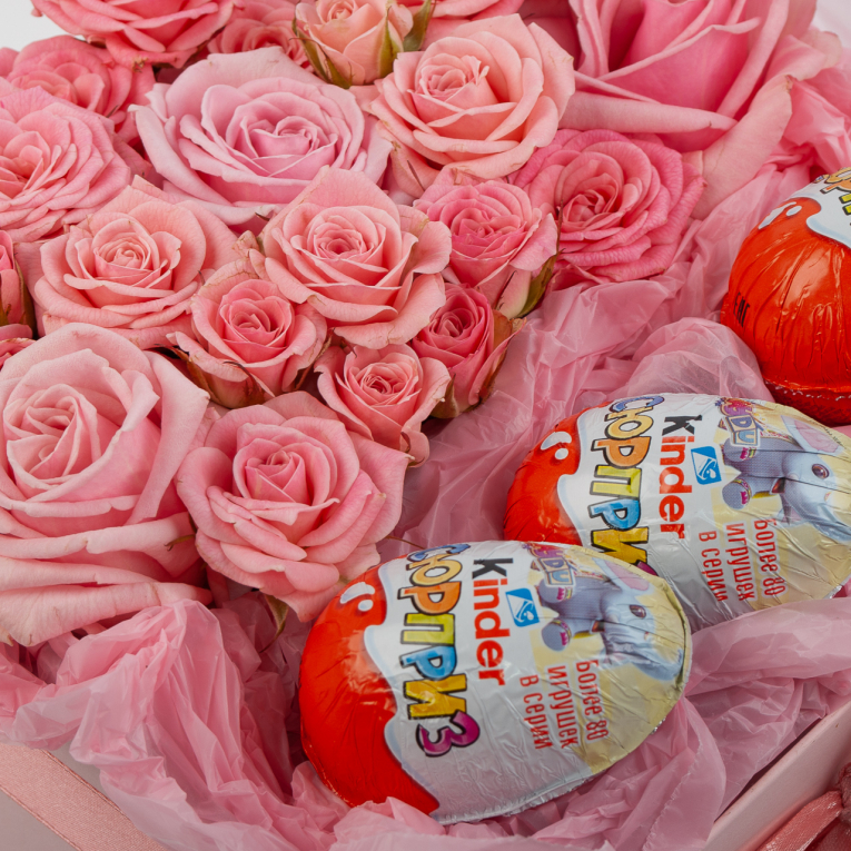 Композиция Розы с сюрпризом