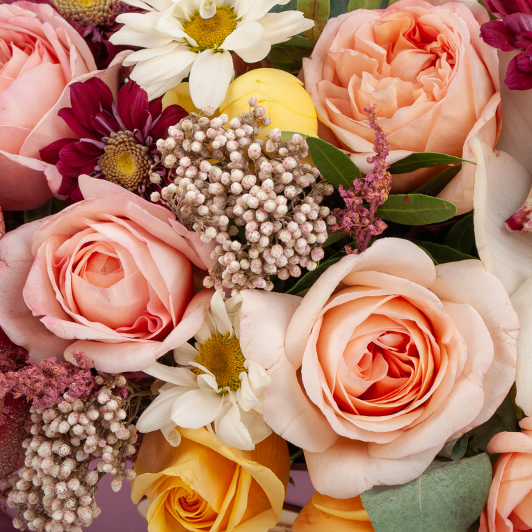 Букет в корзине Близкие люди