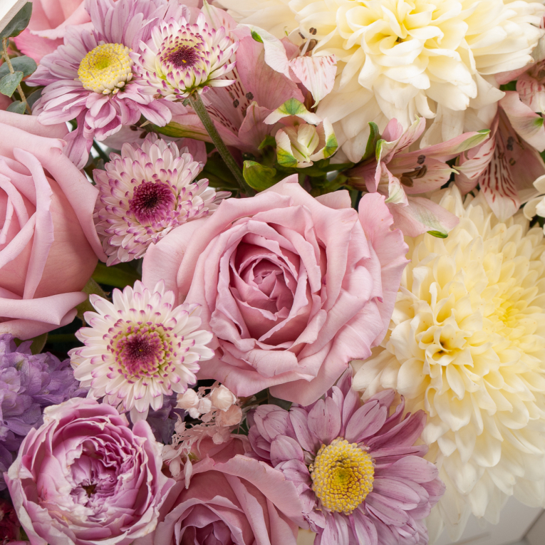 Букет в корзине Теплый ветер