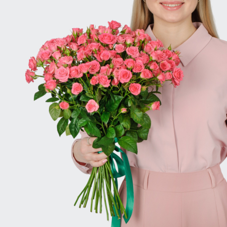 Букет 19 кустовых роз Лидия (50 см)