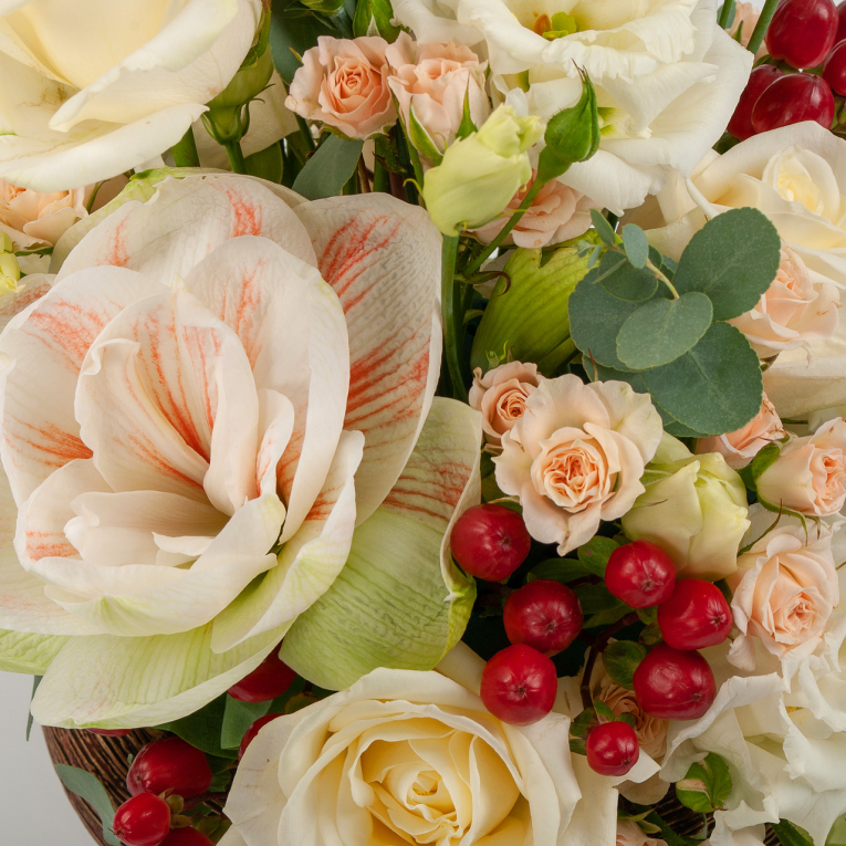 Букет в кашпо Светлая мечта