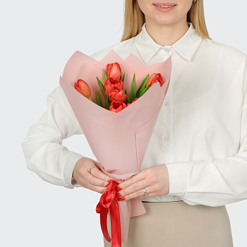 Букет 9 красных тюльпанов