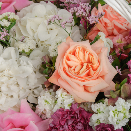 Букет в корзине Цветочное кружево