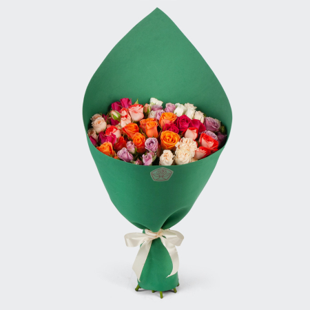 Букет 15 кустовых роз в фоамиране