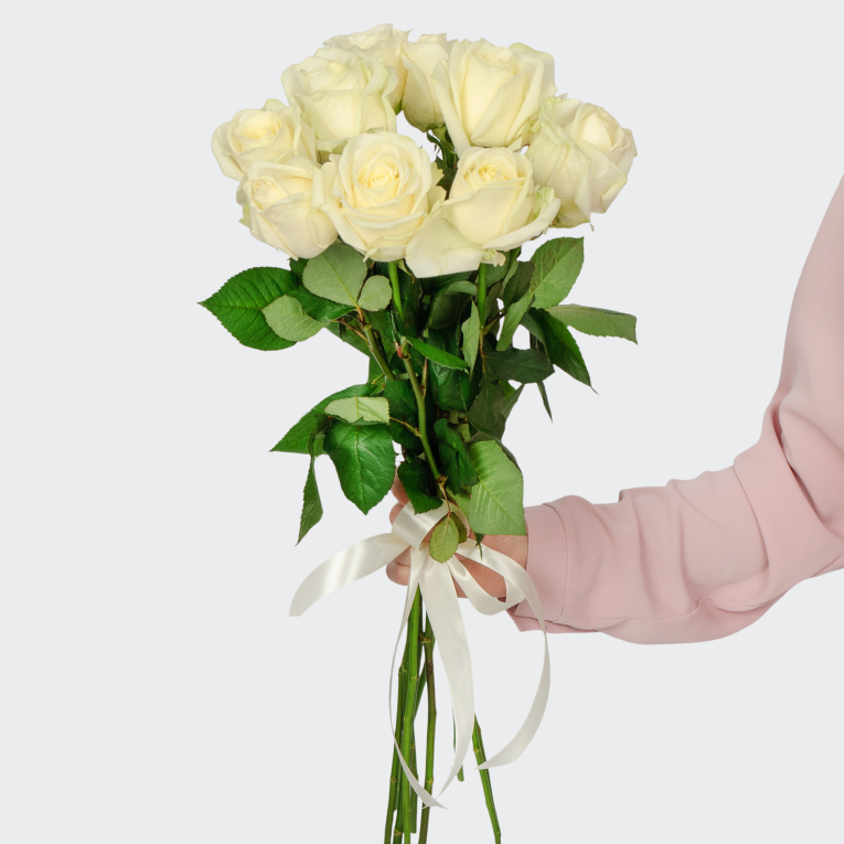 Букет 9 роз Аваланш 60/70 см