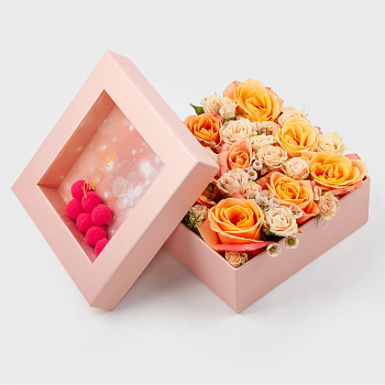 Розы в коробке Персиковая мечта