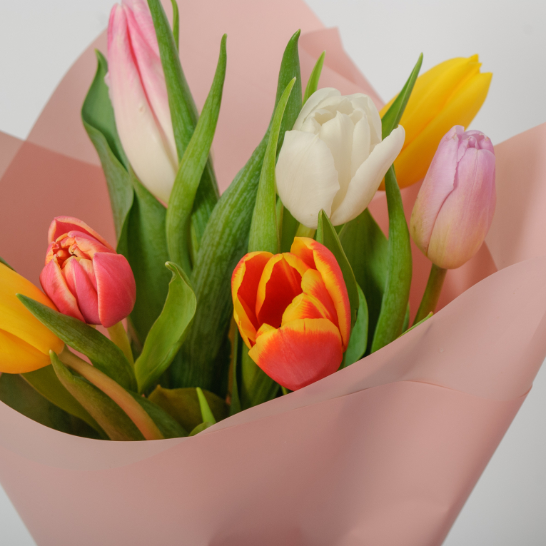 Букет 7 тюльпанов микс