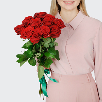 Букет 11 красных роз Ред Наоми (60 см) Букет 11 красных роз Ред Наоми (60 см)