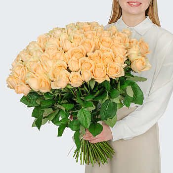 Букет 75 роз Пич Аваланш