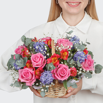 Букет в корзине Поцелуй ветра