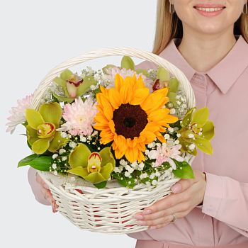 Букет в корзине Золотой ветер