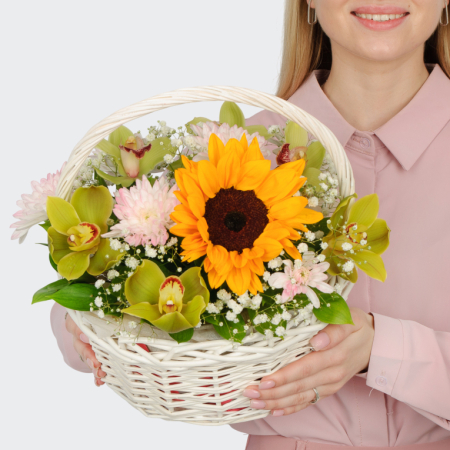 Букет в корзине Золотой ветер