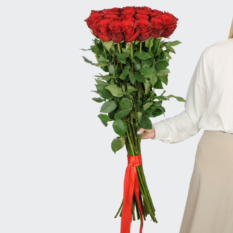 Букет 25 роз Высокие чувства