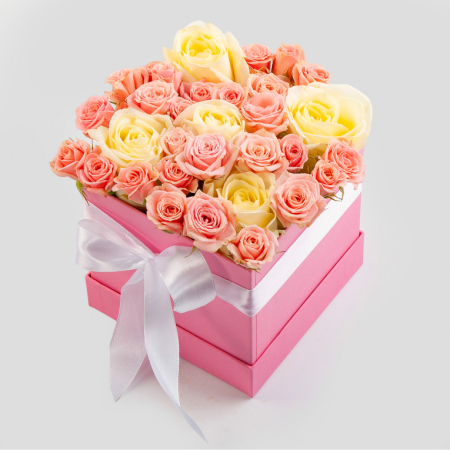 Розы в коробке Нежданное чувство