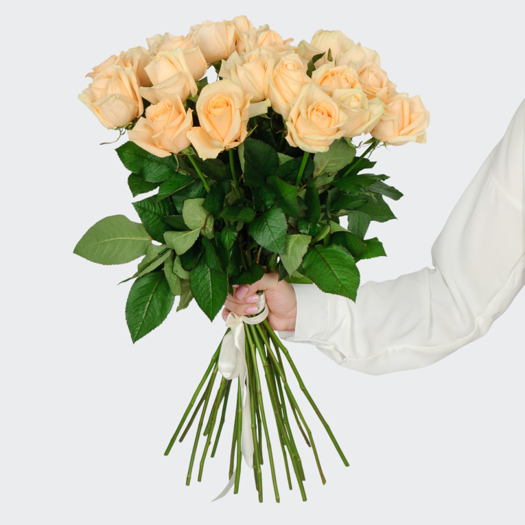 Букет 19 роз Пич Аваланш